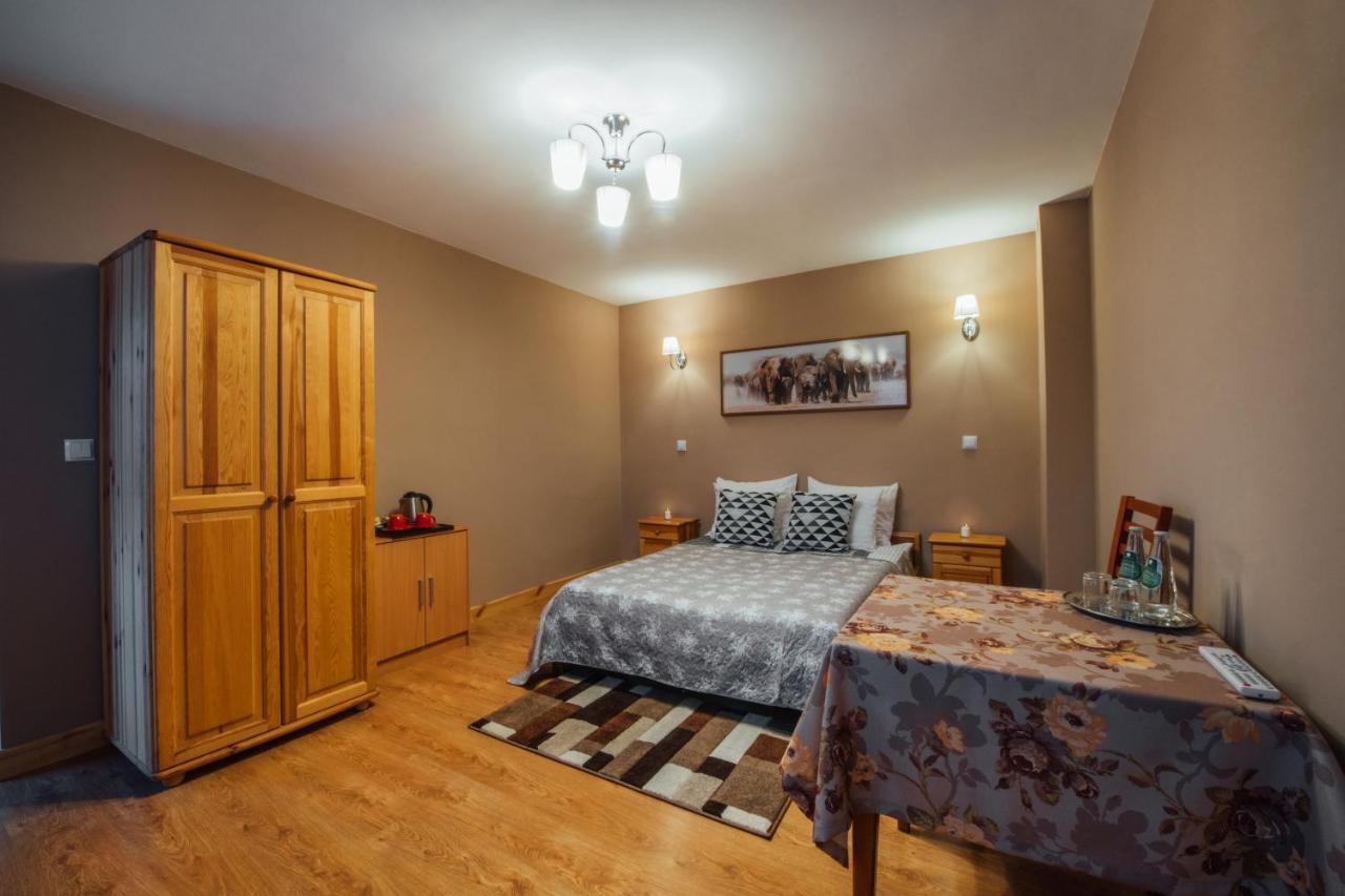 Hotel Orzel Zamość Екстериор снимка
