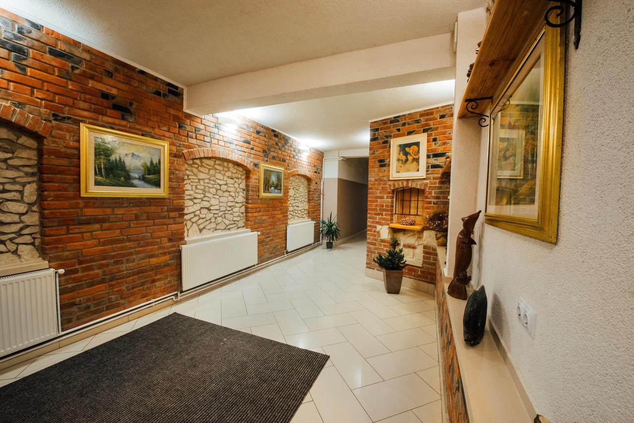 Hotel Orzel Zamość Екстериор снимка